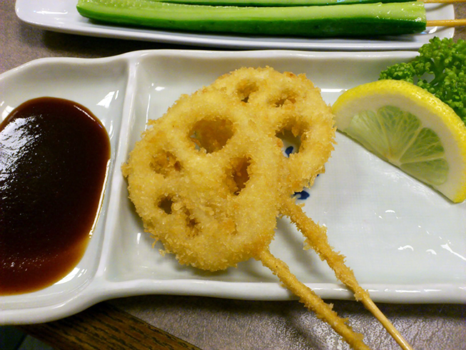 秋吉の串揚げメニューのレンコン揚げ