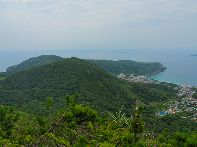 登山途中からパシャリ。まだ頂上でもないのに見晴らしがいい。