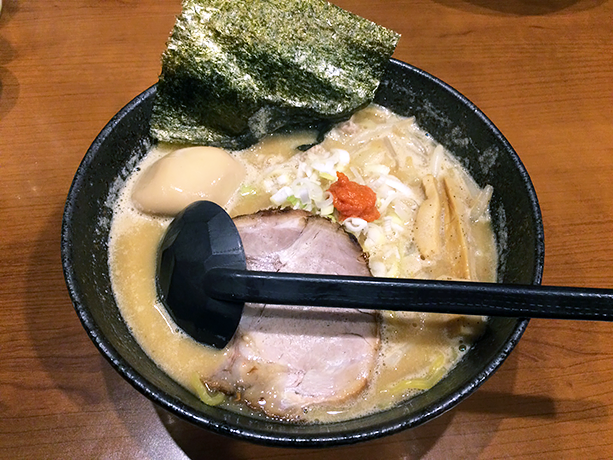 北海道らーめん奥原流 久楽 本店さんの白味噌味付玉子ラーメン