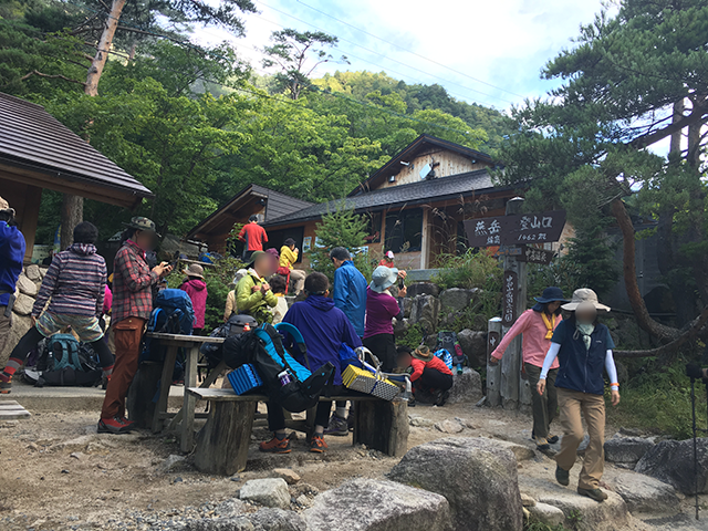 朝6時半の時点でこれだけの人が。