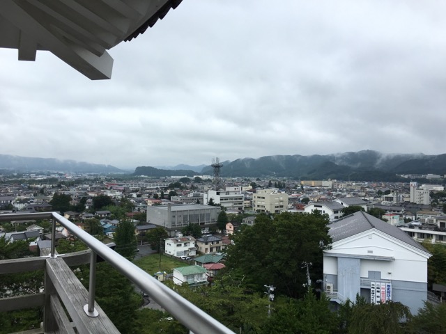 天守閣から見える白井市の風景。