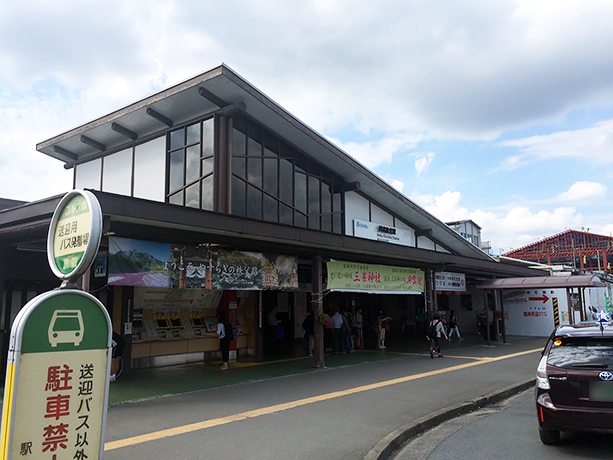 池袋からは特急を使って1時間18分。無事に西武秩父駅に到着。