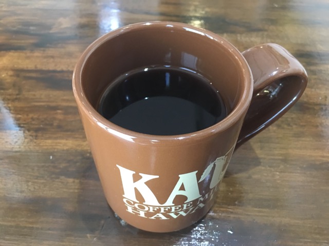 ハワイの豆100%を使用したコーヒーは飲みやすい。