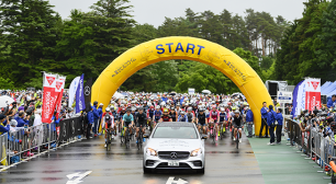 約8,000人のサイクリストが富士スバルラインを快走「FUNRiDE presents 富士の国やまなし　 第16回Mt.富士ヒルクライム」開催サムネイル