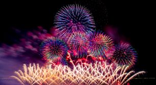 数々の名曲と共に、1万4千発の花火が舞う！ SUGOI花火「QUEEN THE GREATEST FIREWORKS 2022」 日本国内での開催決定！サムネイル